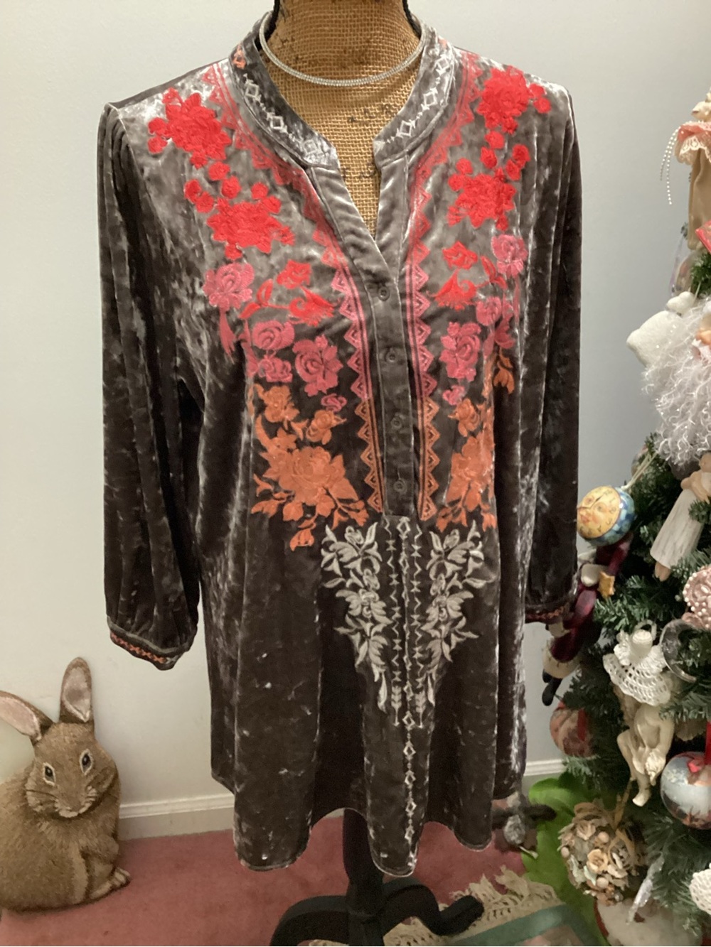 Andree by Unit Velvet Tunic